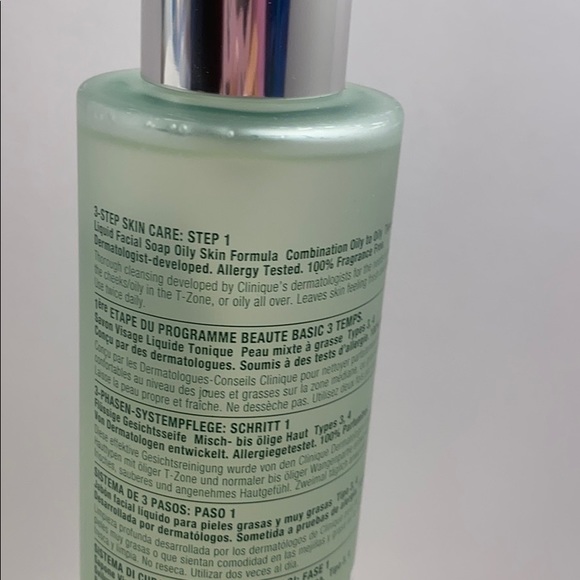Clinique Liquid Facial Soap Oily Skin Formula - Picture 3 of 5